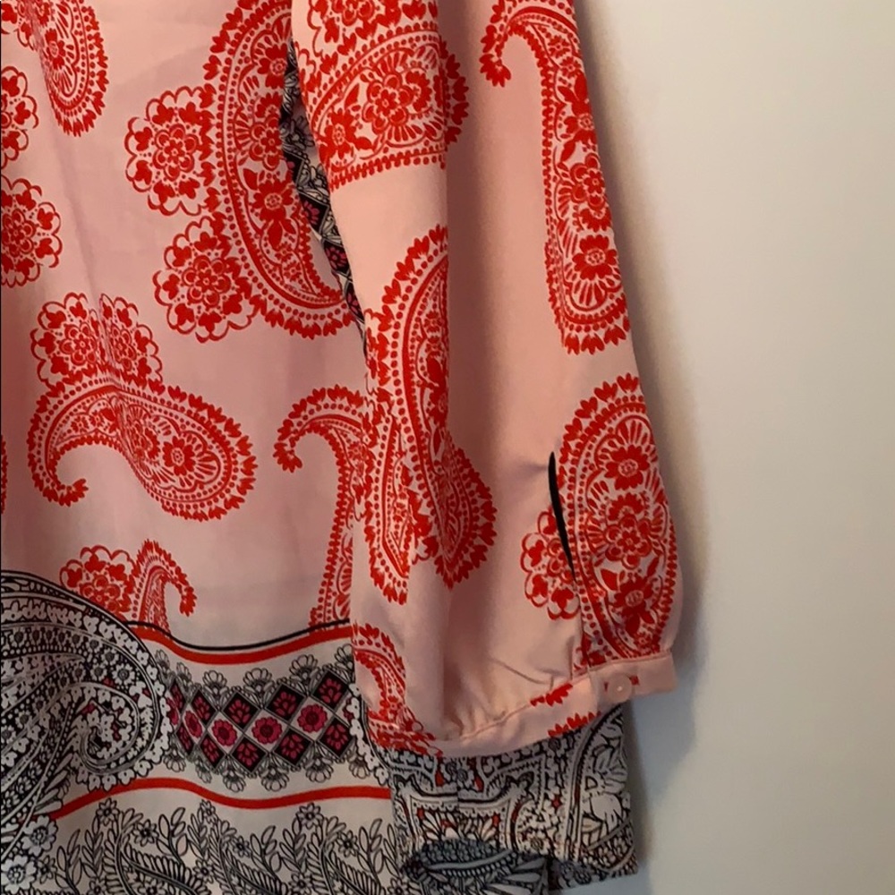 New York and Company Cold Shoulder Top Small NWT - Picture 6 of 8